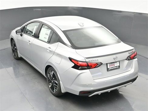 New 2025 Nissan Versa SR w/ Trunk Package image 31