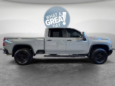 Used 2025 Chevrolet Silverado 2500 Custom w/ Custom Value Package AWD/4WD image 2
