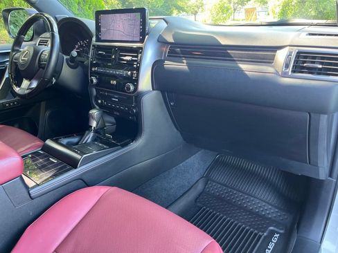 Used 2023 Lexus GX 460 Premium w/ Accessory Package AWD/4WD image 39