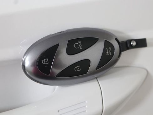 New 2025 Hyundai Tucson Limited FWD image 13