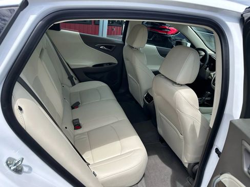 Used 2020 Chevrolet Malibu LT w/ Leather Package image 11