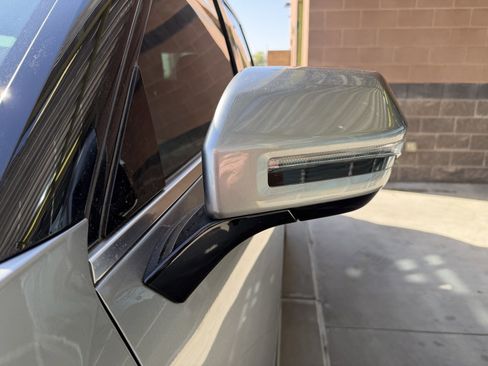 Used 2024 Kia EV9 Wind image 12