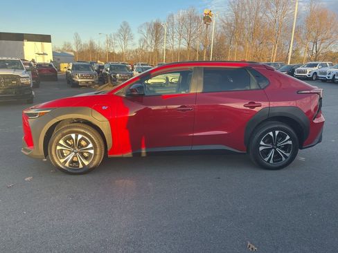 Used 2025 Subaru Solterra Premium image 2