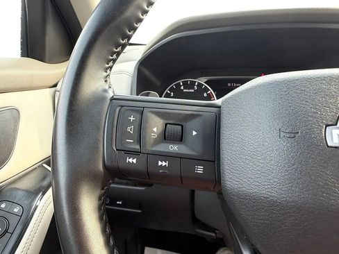 Used 2025 Nissan Rogue SV FWD image 16