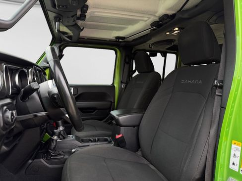 Used 2020 Jeep Wrangler Unlimited Sahara w/ Uconnect 4C Nav & Sound Group AWD/4WD image 11