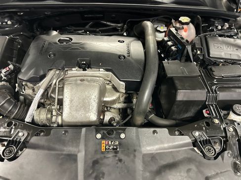 Used 2018 Buick Regal Essence w/ Driver Confidence Package #1 AWD/4WD image 27