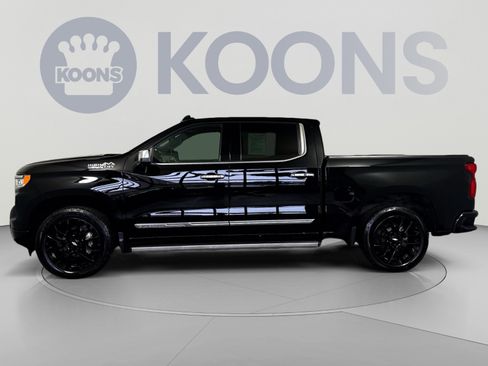 Used 2024 Chevrolet Silverado 1500 High Country w/ High Country Premium Package AWD/4WD image 2