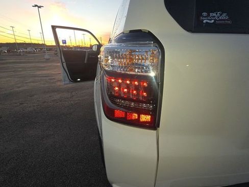 Used 2022 Toyota 4Runner SR5 Premium w/ Moonroof Package image 30