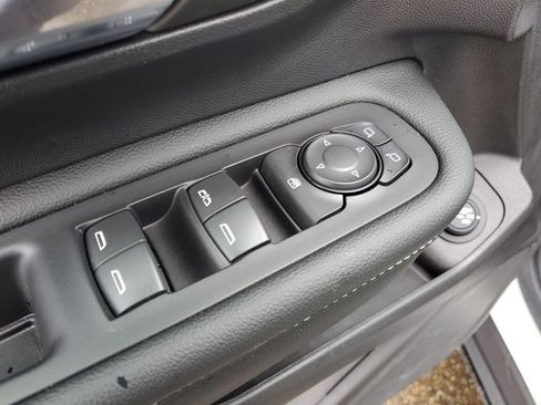 Used 2024 GMC Terrain SLT w/ LPO, Floor Liner Package image 22