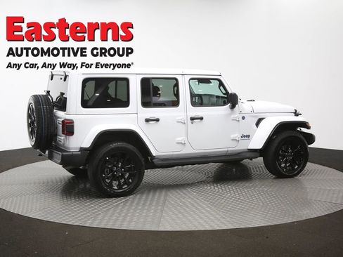Used 2025 Jeep Wrangler Unlimited Sahara AWD/4WD image 43