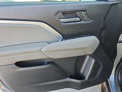 Used 2025 Chevrolet Colorado ZR2 image 13