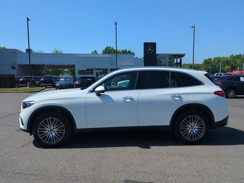 Used 2023 Mercedes-Benz GLC 300 4MATIC image 6