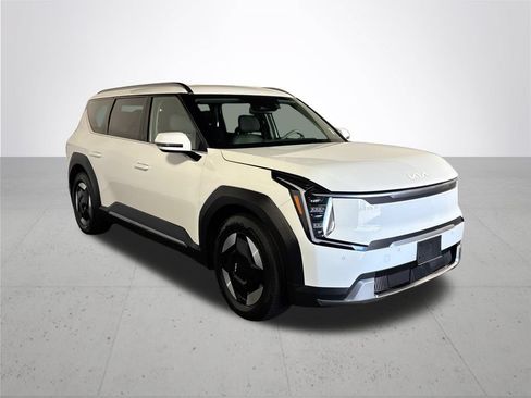 Used 2024 Kia EV9 Wind AWD/4WD image 4
