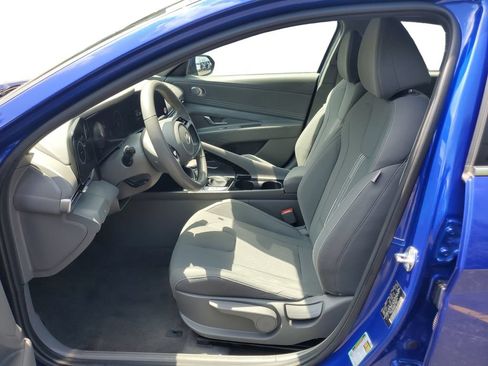 Used 2025 Hyundai Elantra SEL FWD image 21