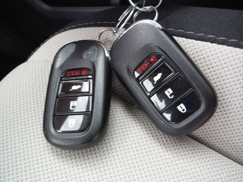 Used 2023 Honda CR-V LX image 27