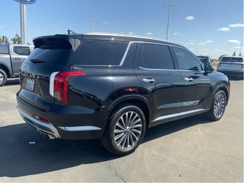 Used 2024 Hyundai Palisade Calligraphy FWD image 5