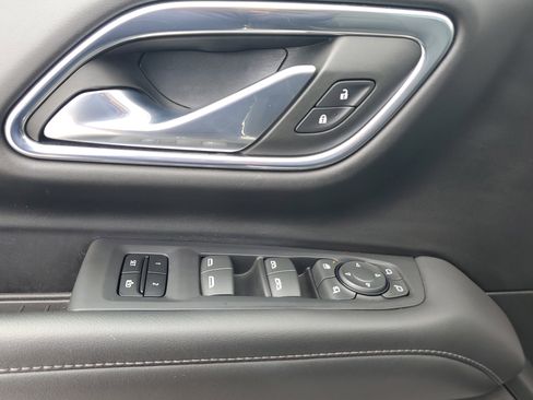 Used 2023 Chevrolet Suburban Z71 w/ Luxury Package image 29