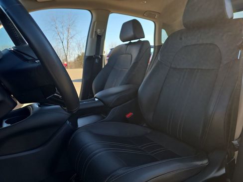 Used 2023 Honda HR-V EX-L image 15