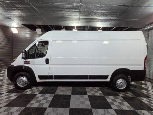 Used 2021 RAM ProMaster 2500 w/ Convenience Group FWD image 8