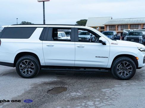 Used 2022 Chevrolet Suburban Z71 image 4