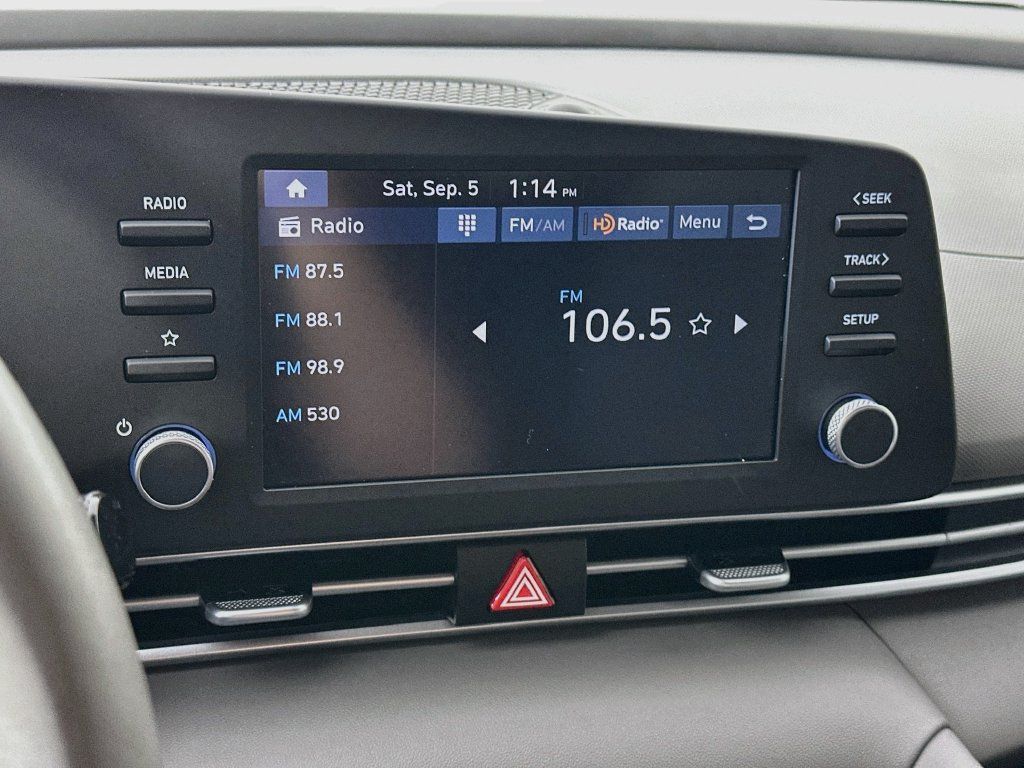 Used 2025 Hyundai Elantra Sport FWD image 17