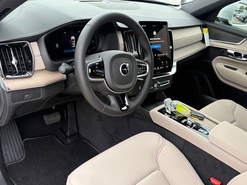 New 2026 Volvo XC90 B6 Plus image 14