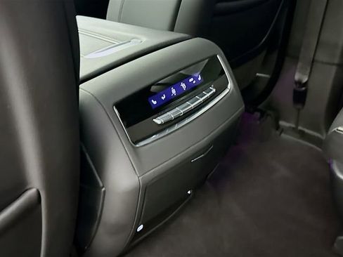 Used 2023 Cadillac Escalade Premium Luxury image 28