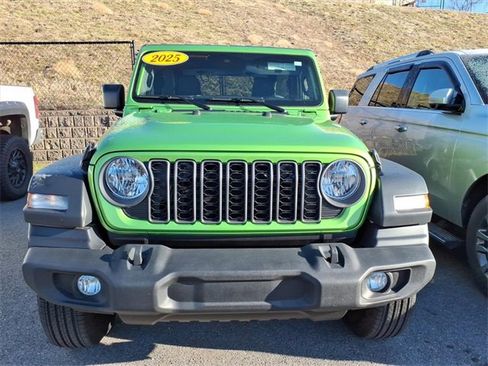 Used 2025 Jeep Wrangler Sport image 13
