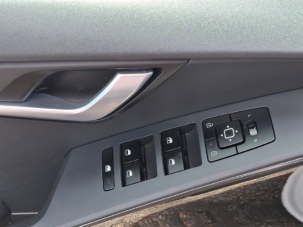 Certified 2023 Kia Niro EX FWD image 14