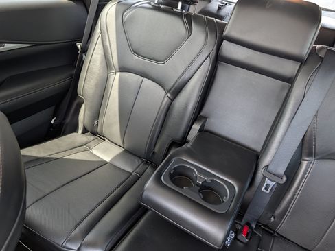 Used 2025 INFINITI QX60 Luxe AWD/4WD image 12