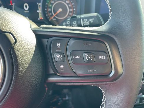 Used 2025 Jeep Wrangler Unlimited Rubicon w/ Safety Group image 31