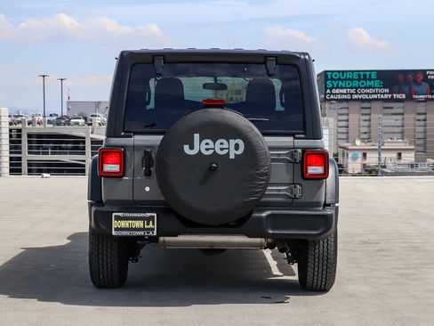 Used 2018 Jeep Wrangler Unlimited Sport S image 5