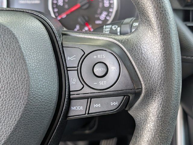 Used 2021 Toyota RAV4 XLE FWD image 20
