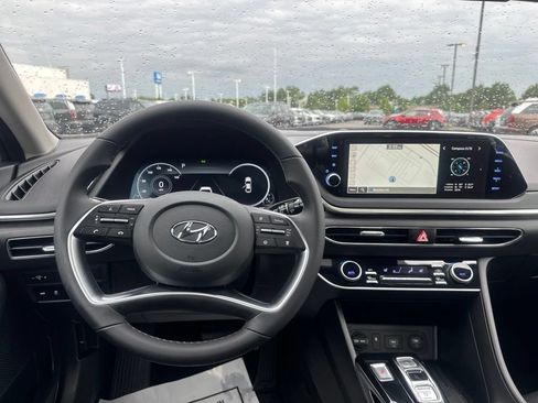 Certified 2023 Hyundai Sonata SEL w/ Convenience Package FWD image 24