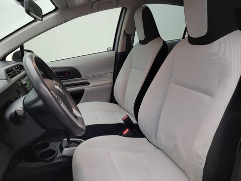 Used 2014 Toyota Prius C One FWD image 17