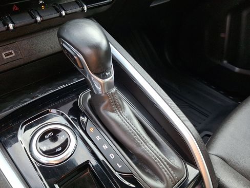 Used 2023 Chevrolet Colorado LT w/ LT Convenience Package III image 14