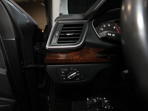 Used 2019 Audi Q5 2.0T Premium w/ Convenience Package AWD/4WD image 53