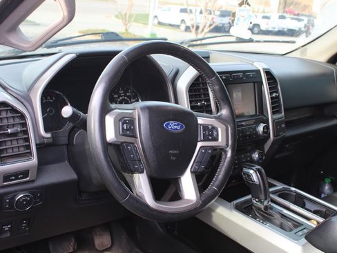 Used 2018 Ford F150 Lariat w/ Equipment Group 502A Luxury image 9