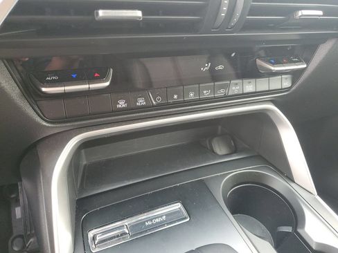 Used 2024 MAZDA CX-90 3.3 Turbo w/ Select Package AWD/4WD image 19