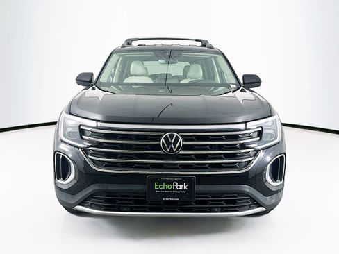 Used 2024 Volkswagen Atlas SE FWD image 2