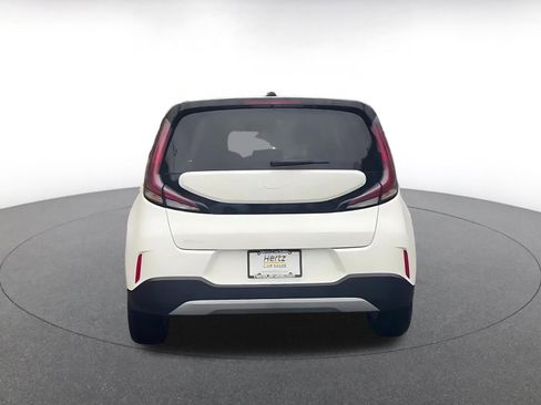 Used 2025 Kia Soul LX w/ LX Technology Package image 12