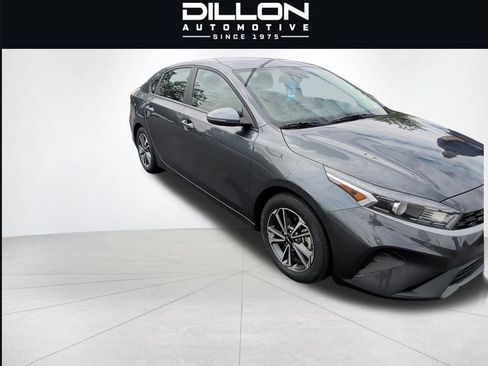 Used 2023 Kia Forte LXS w/ LXS Technology Package FWD image 6