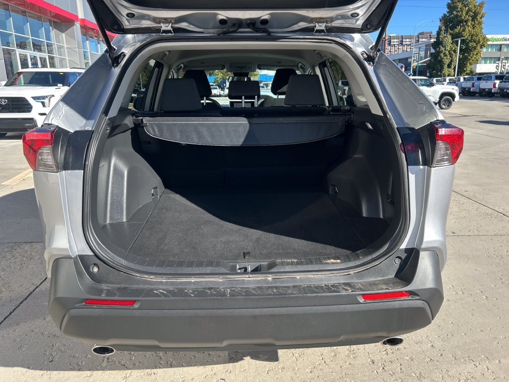 Certified 2025 Toyota RAV4 XLE AWD/4WD image 14