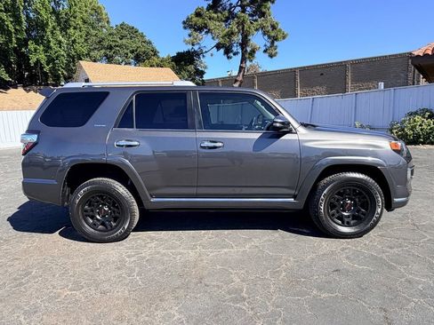 Used 2016 Toyota 4Runner Limited AWD/4WD image 7