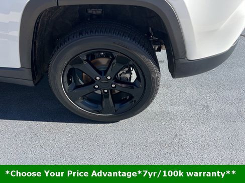 Certified 2024 Jeep Grand Cherokee Altitude image 9