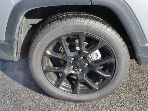 Used 2022 Jeep Compass Altitude image 34