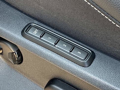 Certified 2024 Volkswagen Tiguan SEL R-Line AWD/4WD image 27