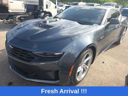 Used 2020 Chevrolet Camaro LT RWD image 3