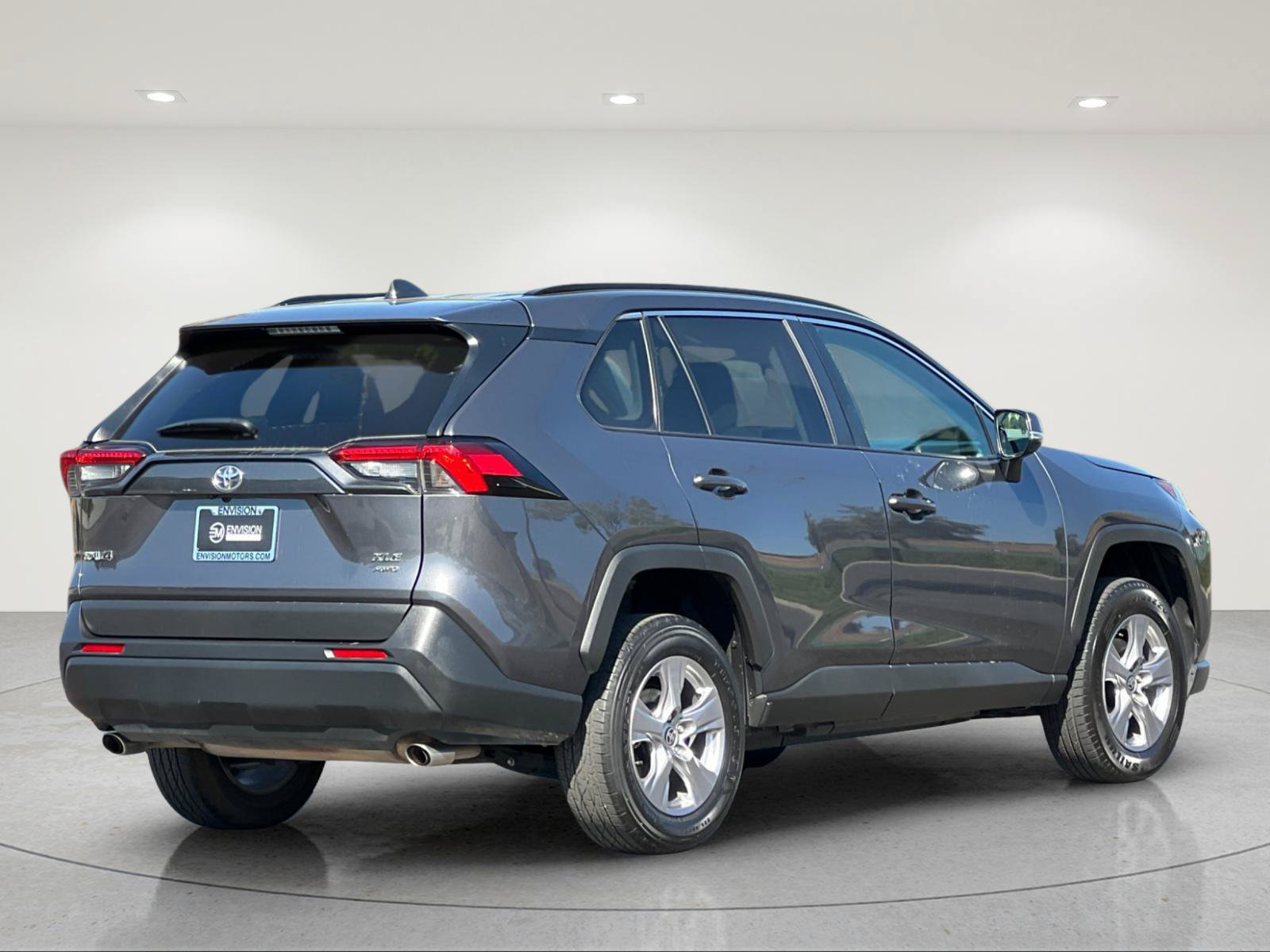 Used 2025 Toyota RAV4 XLE AWD/4WD image 5