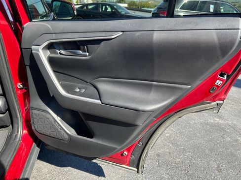 Used 2019 Toyota RAV4 XLE image 25